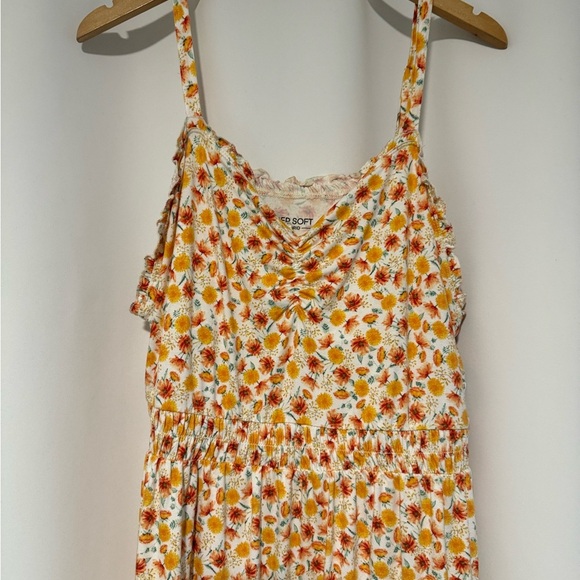 Floral Print Smocked Peplum Top - Picture 5 of 9